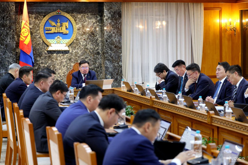 Иргэн, аж ахуйн нэгжийн газар эзэмших, ашиглах хүсэлтийг орон нутагт нь шийдвэрлэнэ